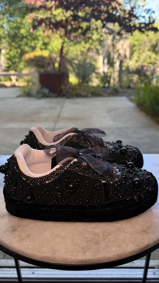 DILKASH Sneakers {Black Swan BOLD}
