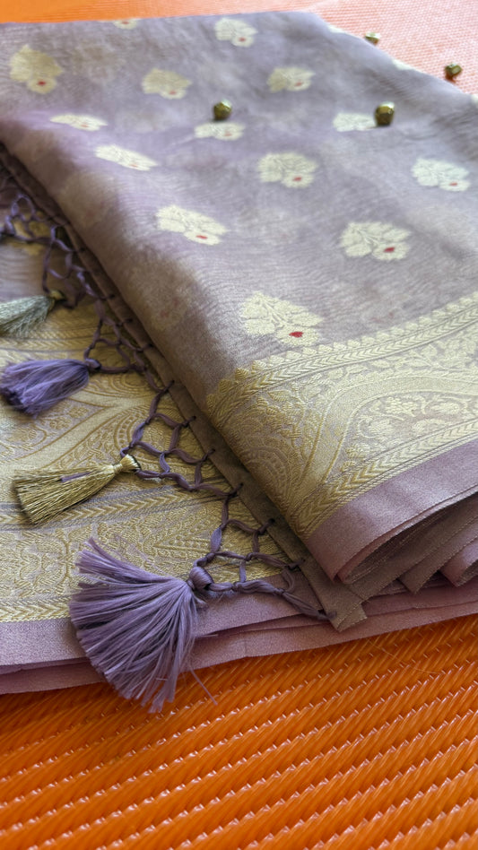 Nivritti Saree