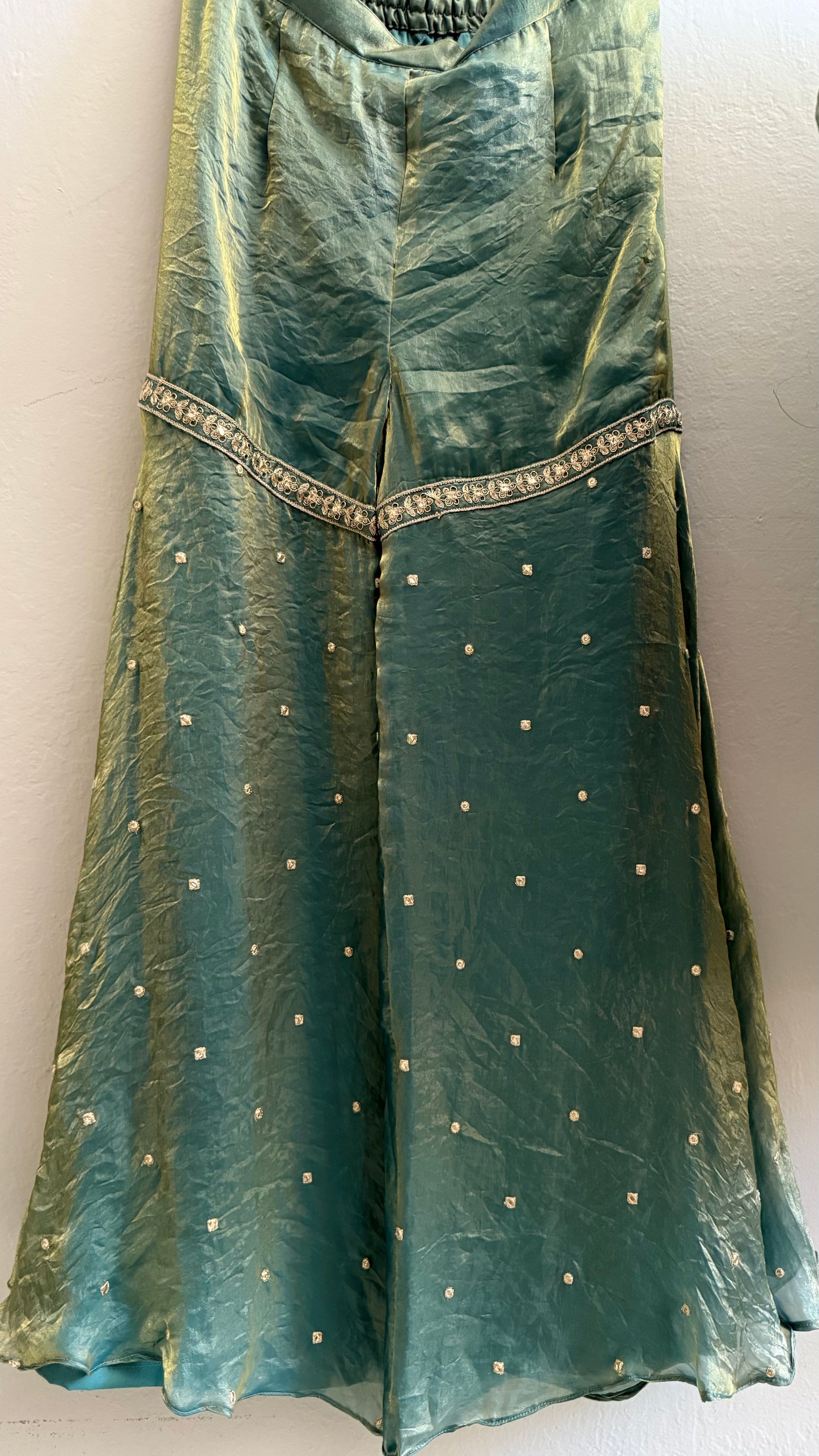 KHYATI Gharara Set