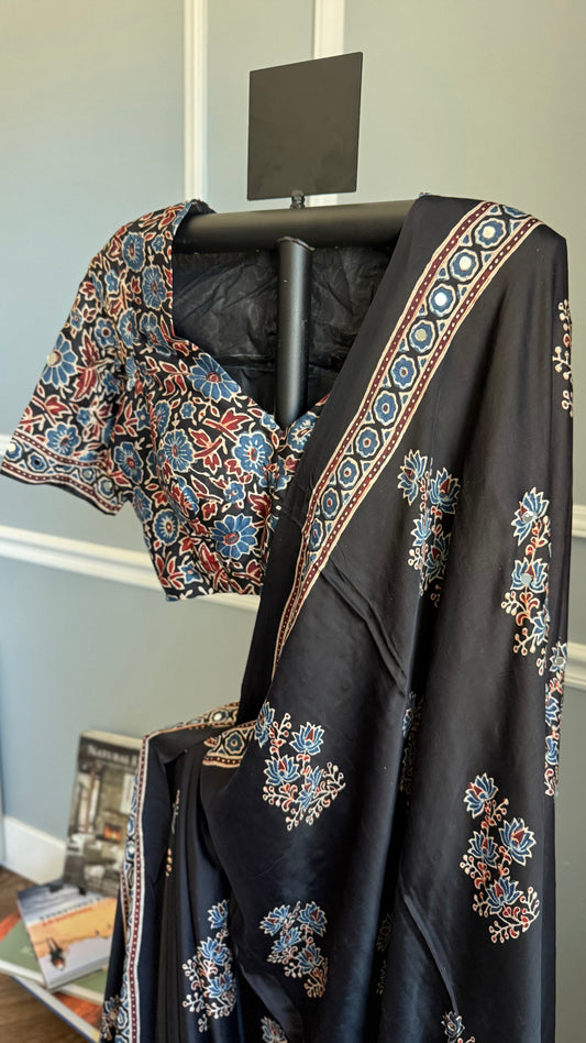 NAZAARA Ajrakh Saree | 40