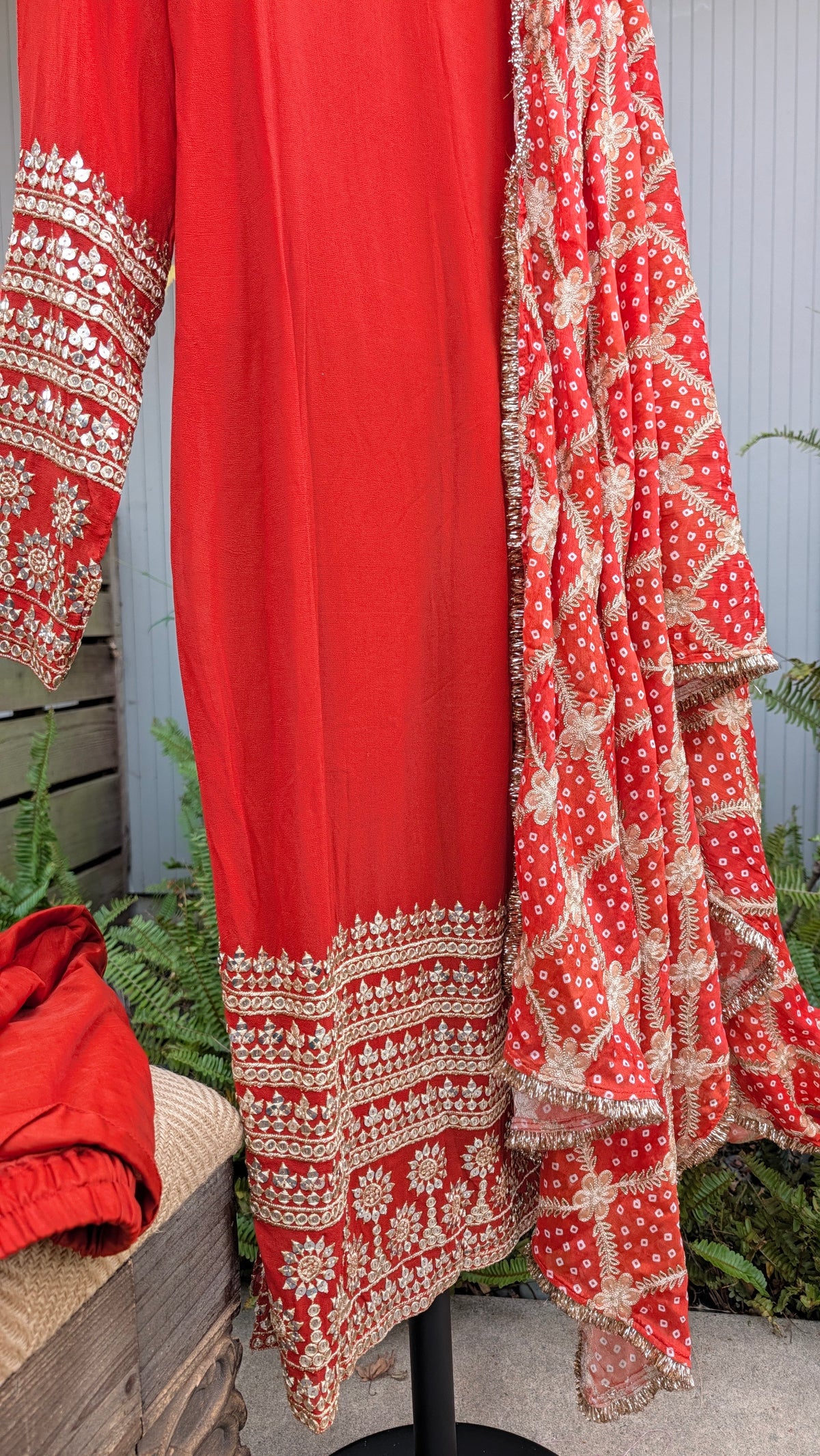 NIRALI Suit
