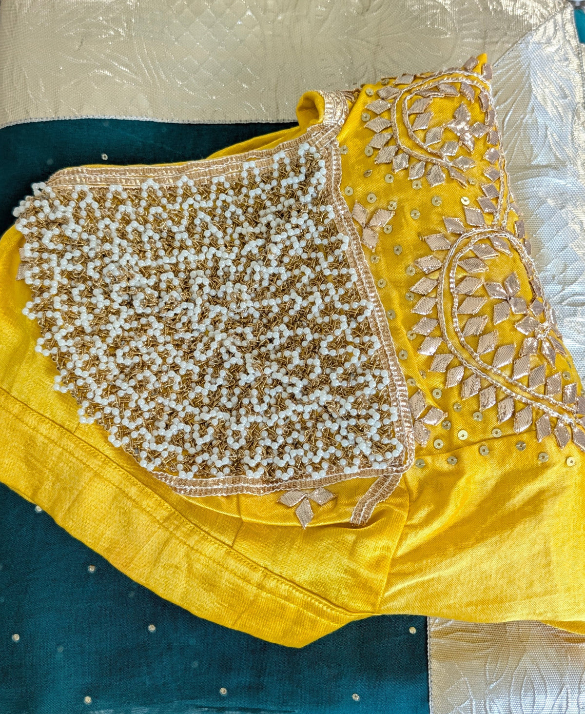 SUNEHRI Aangi | 40