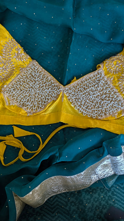SUNEHRI Aangi | 40