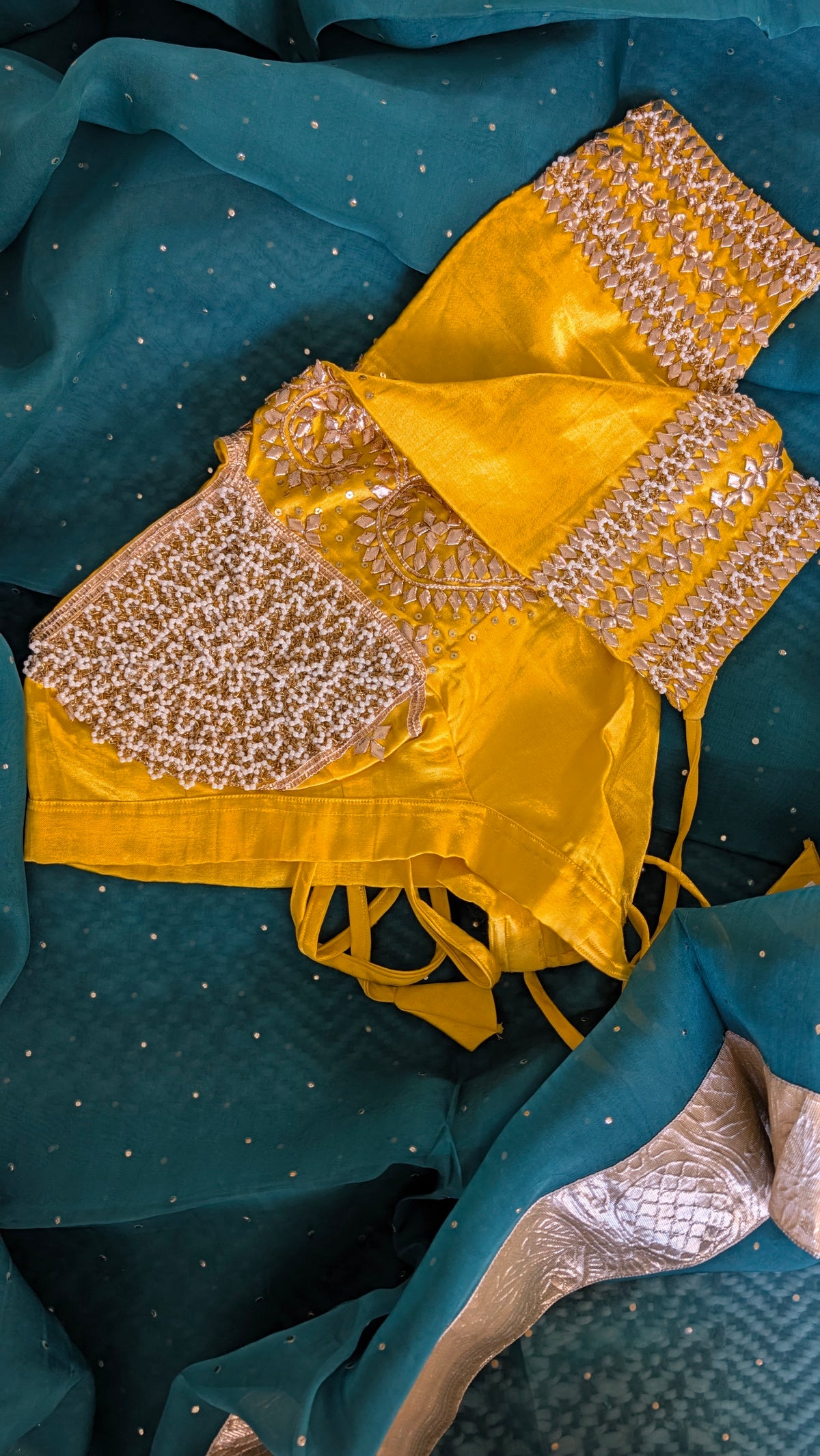 SUNEHRI Aangi | 40