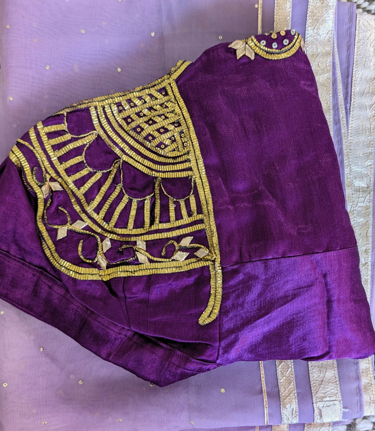 JUHI Aangi | 40