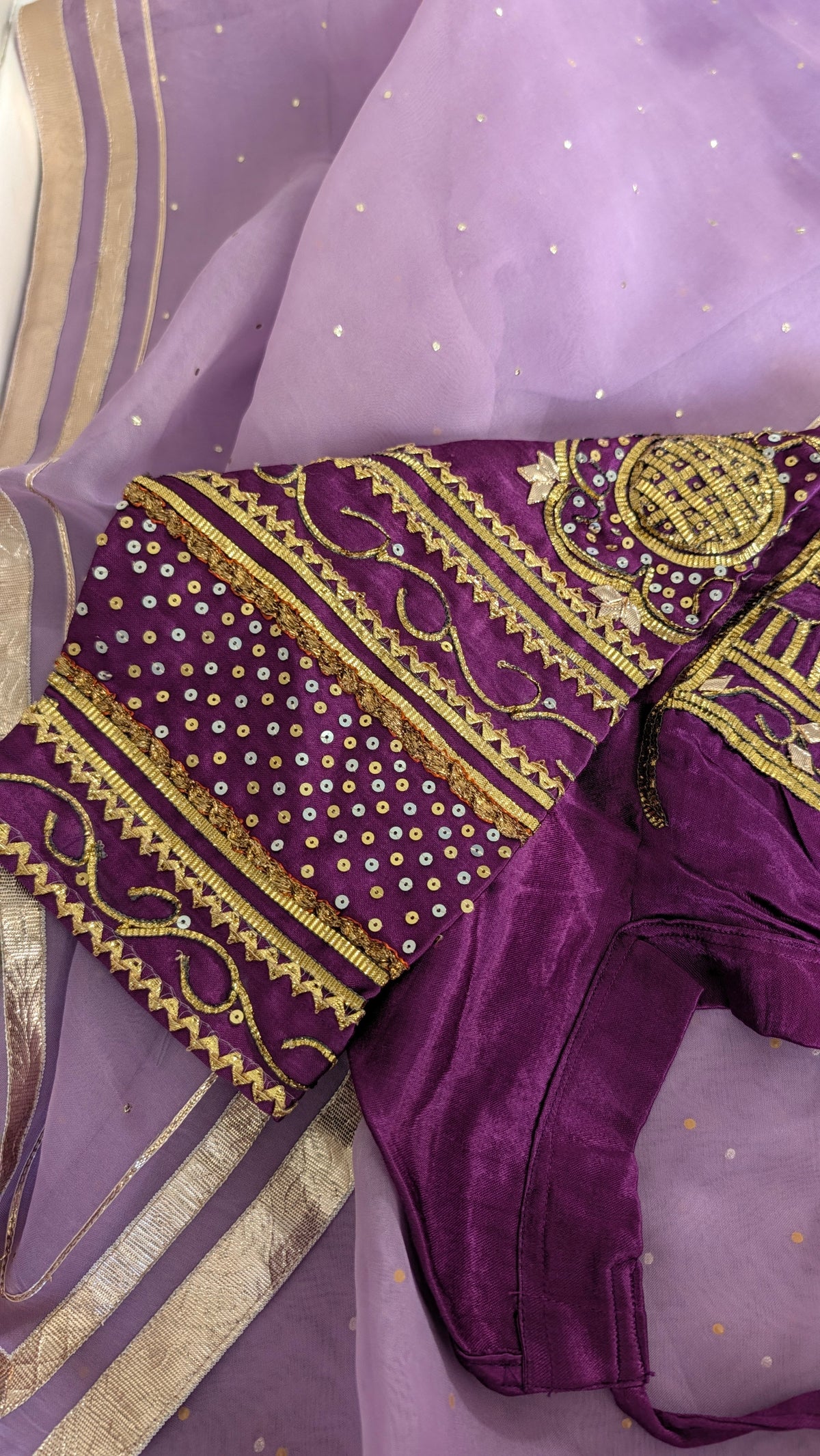 JUHI Aangi | 40